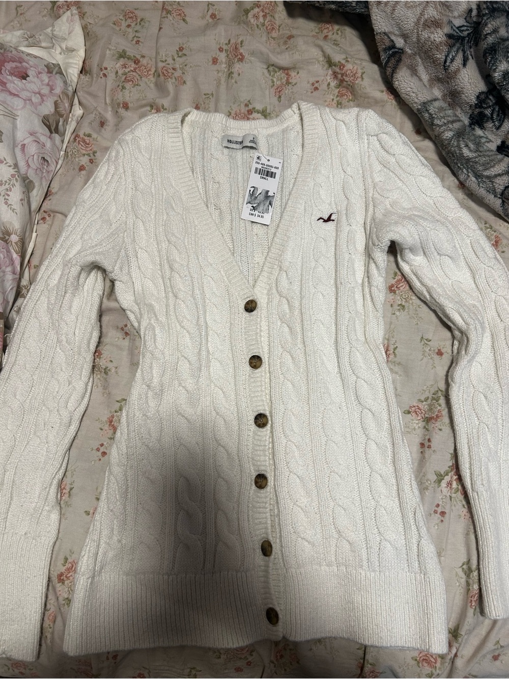 Hollister Cream Cable-Knit V-Neck Button-Up Cardigan